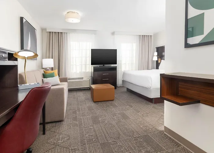 Staybridge By Ihg Hotel 3*