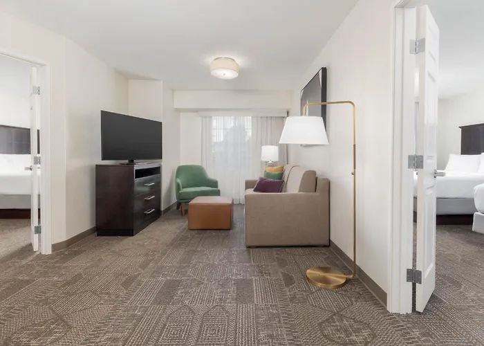Staybridge By Ihg Hotel 3*