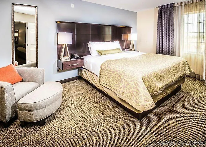 Staybridge By Ihg Hotel 3*